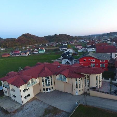 Apartmani Rizvic Velika Kladusa Exterior foto